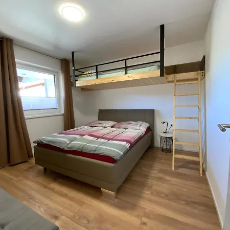 Deluxefort Fuer 10 Gaeste Mit Eigenem Whirlpool Und Fasssauna 아파트
