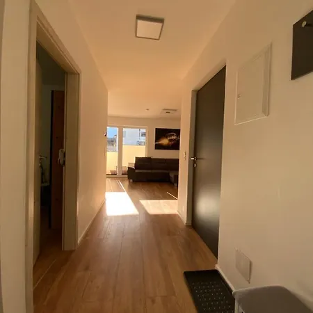 Deluxefort Fuer 10 Gaeste Mit Eigenem Whirlpool Und Fasssauna